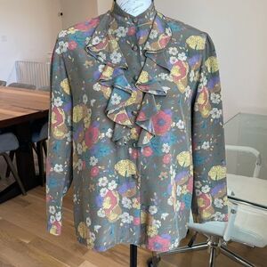 🦋DATTILO🦋 vtg floral button ruffle down blouse